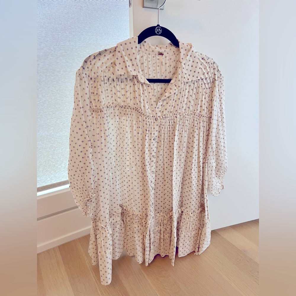 Free People Tunic Dress. Size XS. Cream and Burgundy print. Great condition.